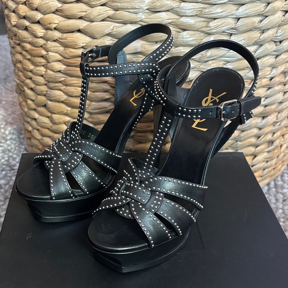 Brand new✨🖤🩶Saint Laurent Tribute 105🩶🖤 Black Studded Platform Sandals Size 36.5